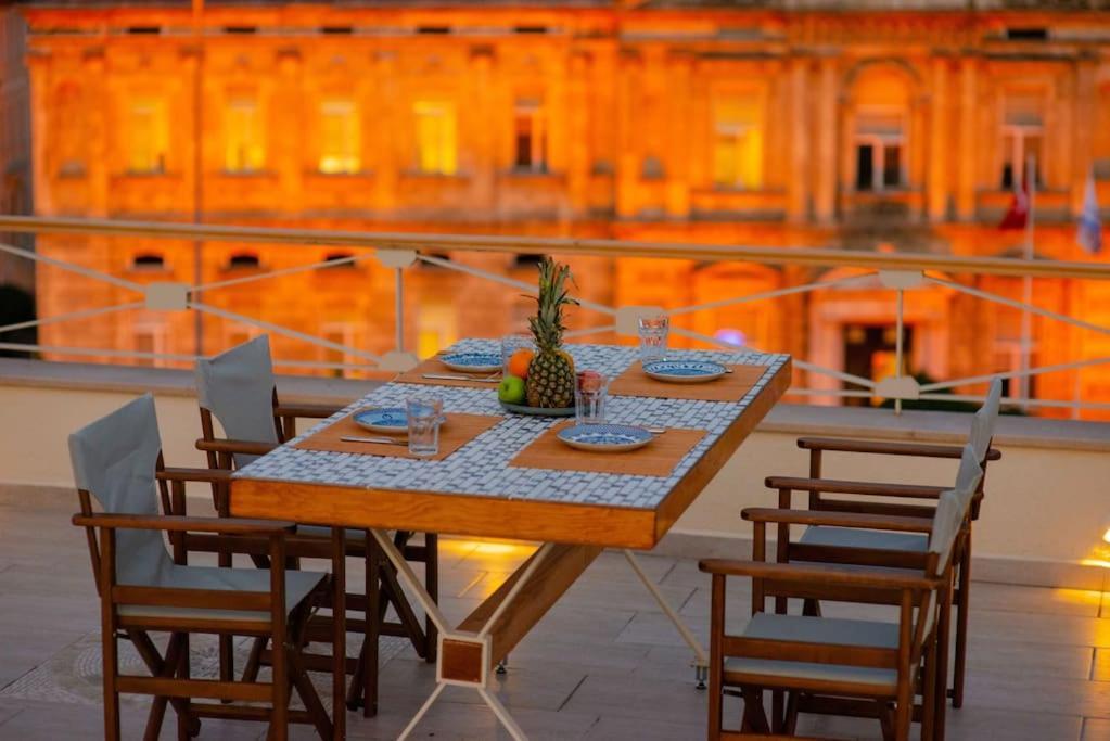 Waterfront Apartment By The Tram - Terrace With Dome & Golden Horn View In Fatih Istanbul Bagian luar foto