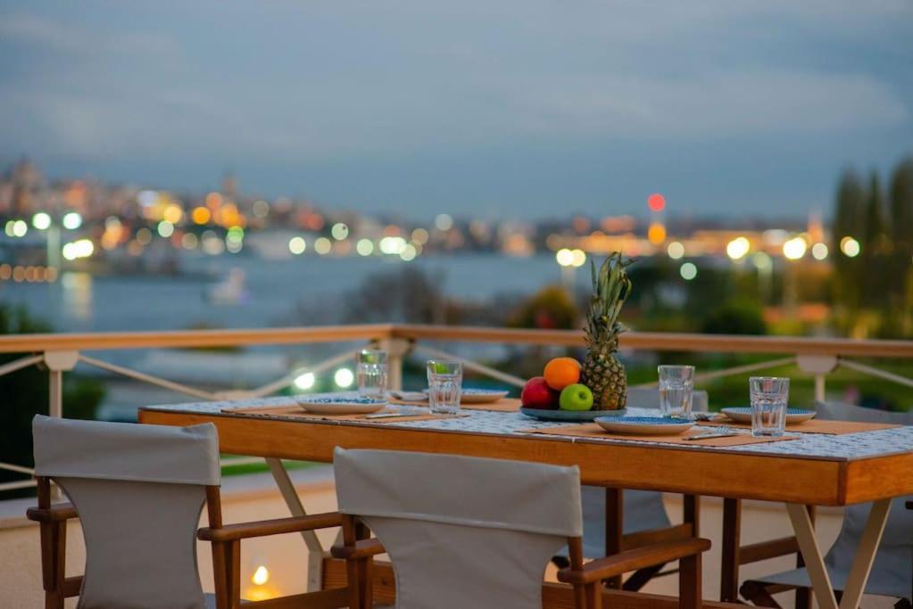 Waterfront Apartment By The Tram - Terrace With Dome & Golden Horn View In Fatih Istanbul Bagian luar foto