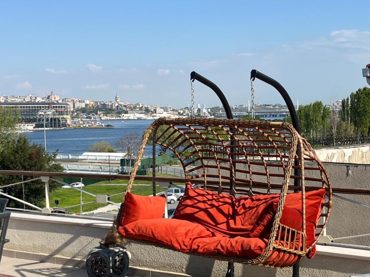 Waterfront Apartment By The Tram - Terrace With Dome & Golden Horn View In Fatih Istanbul Bagian luar foto
