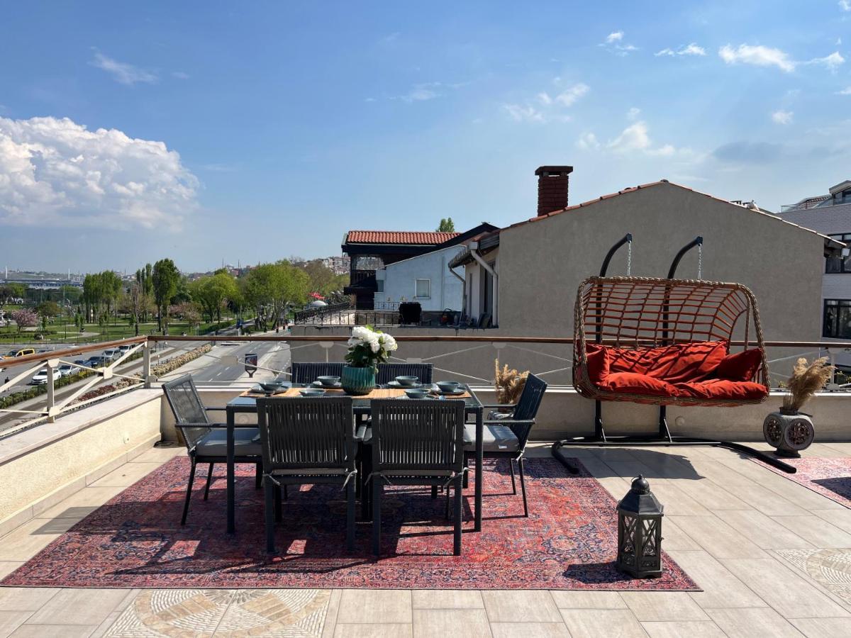 Waterfront Apartment By The Tram - Terrace With Dome & Golden Horn View In Fatih Istanbul Bagian luar foto