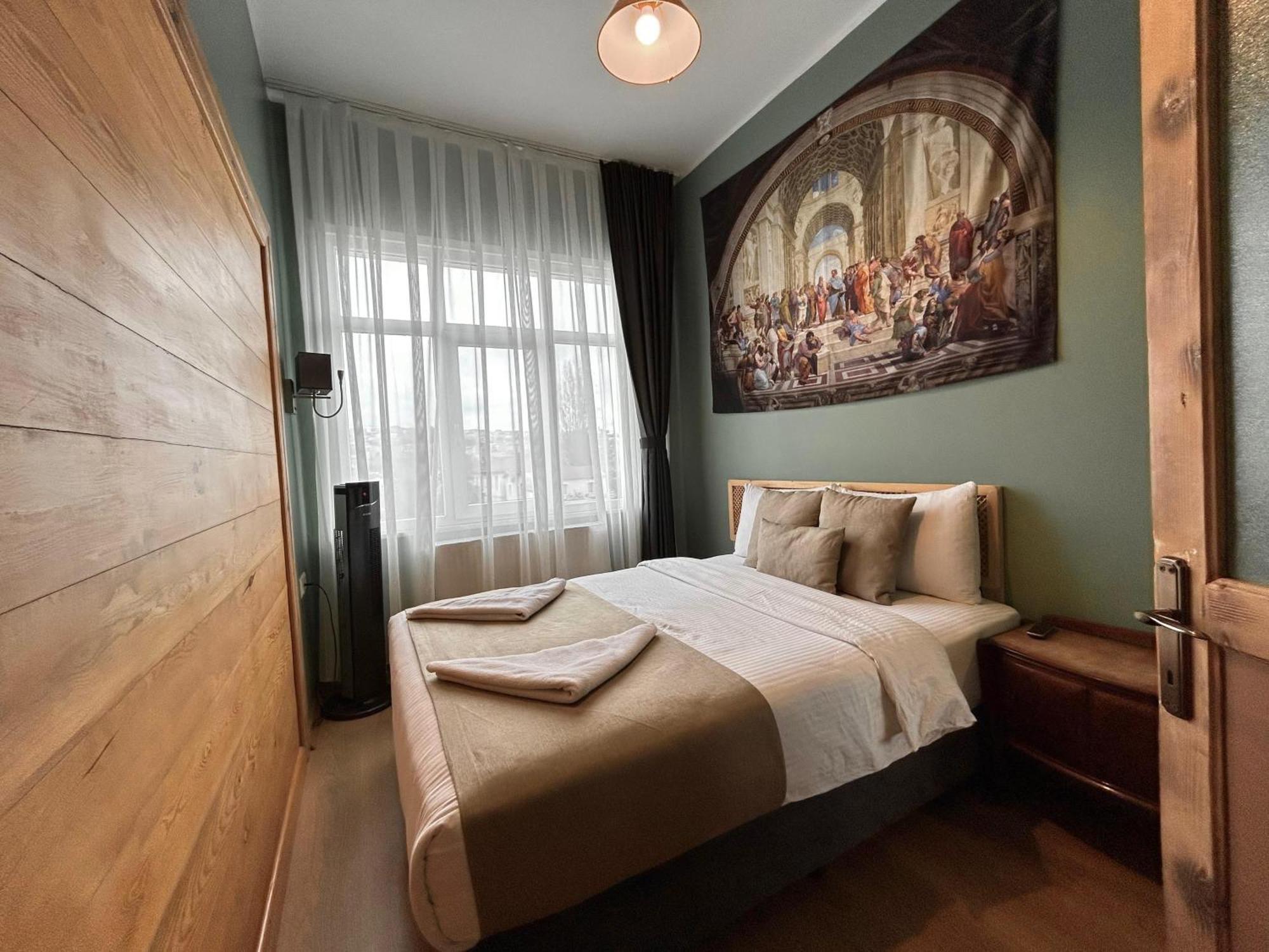 Waterfront Apartment By The Tram - Terrace With Dome & Golden Horn View In Fatih Istanbul Bagian luar foto