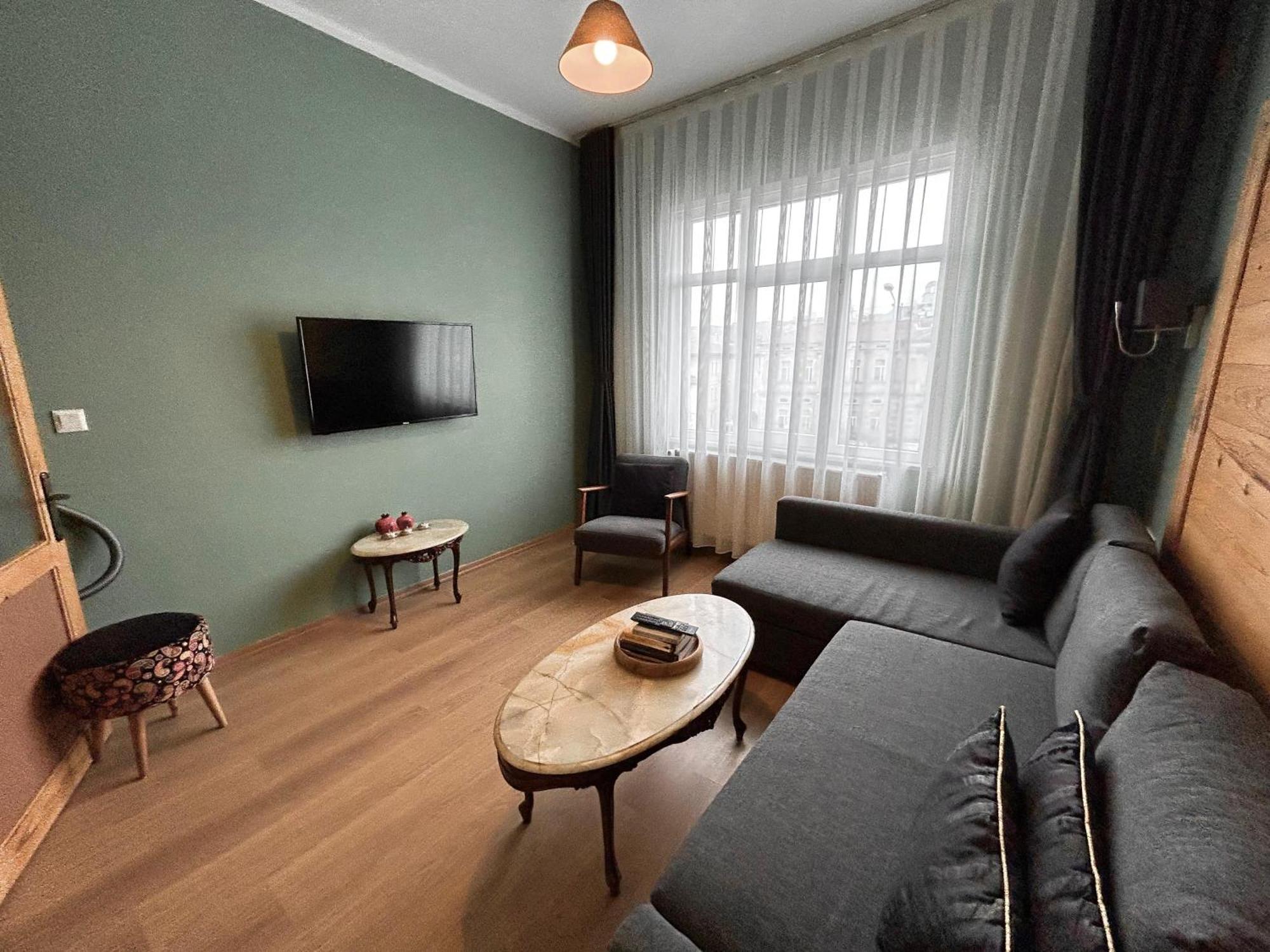 Waterfront Apartment By The Tram - Terrace With Dome & Golden Horn View In Fatih Istanbul Bagian luar foto