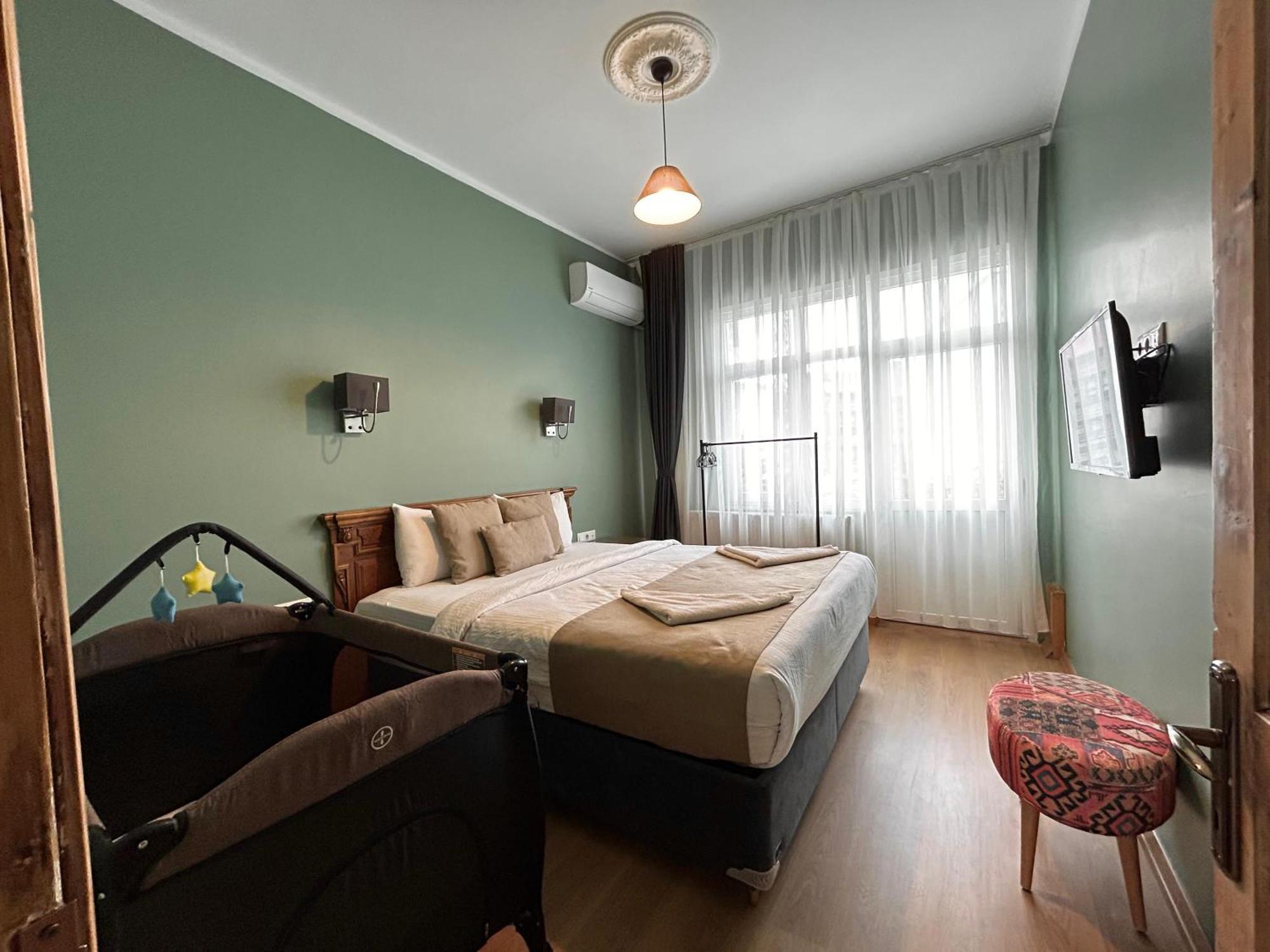 Waterfront Apartment By The Tram - Terrace With Dome & Golden Horn View In Fatih Istanbul Bagian luar foto