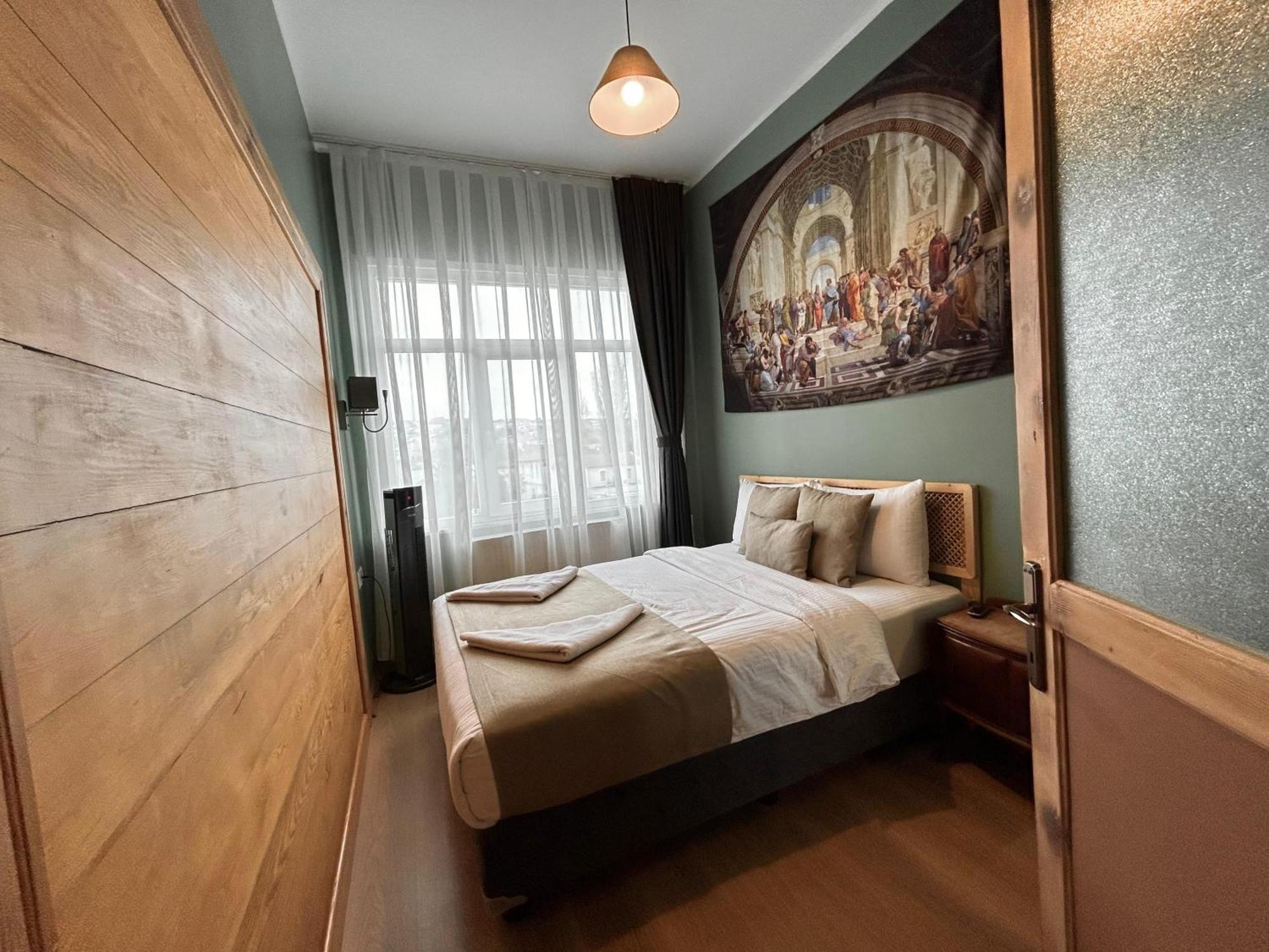 Waterfront Apartment By The Tram - Terrace With Dome & Golden Horn View In Fatih Istanbul Bagian luar foto