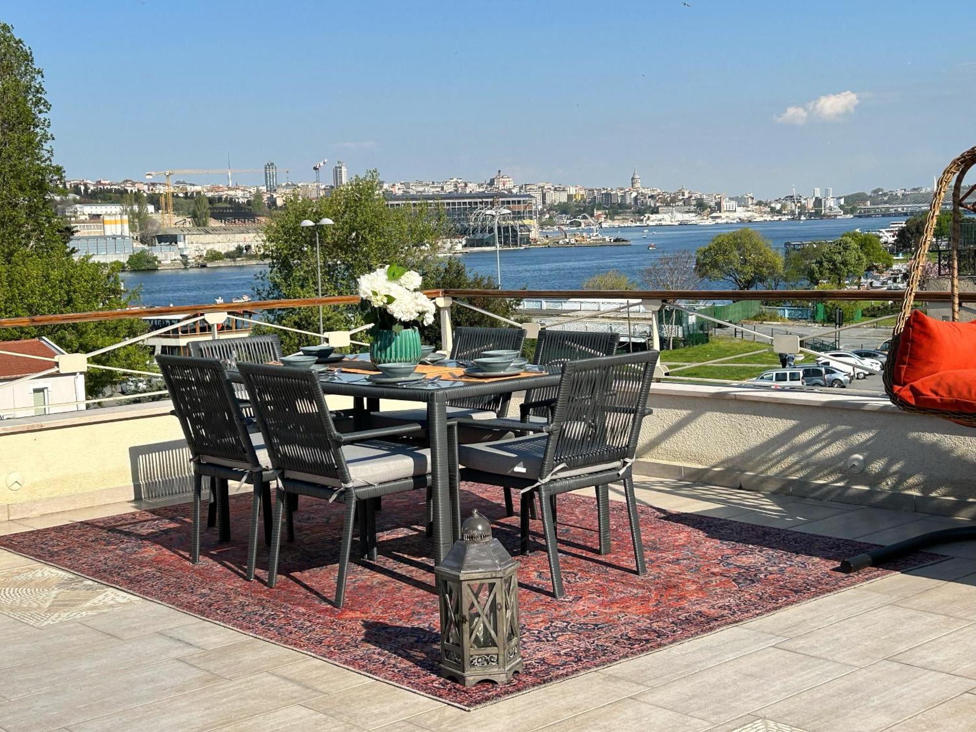 Waterfront Apartment By The Tram - Terrace With Dome & Golden Horn View In Fatih Istanbul Bagian luar foto
