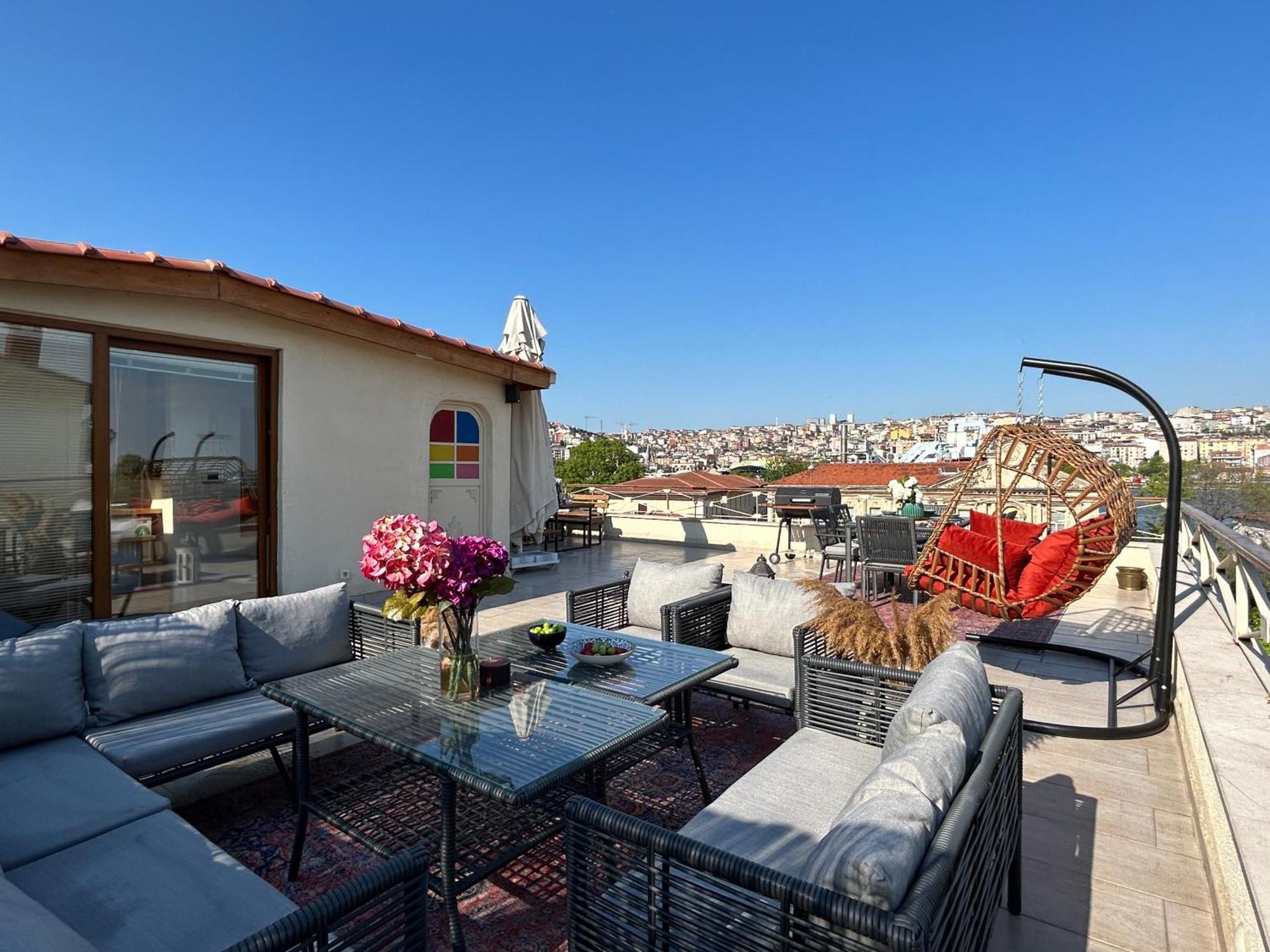 Waterfront Apartment By The Tram - Terrace With Dome & Golden Horn View In Fatih Istanbul Bagian luar foto