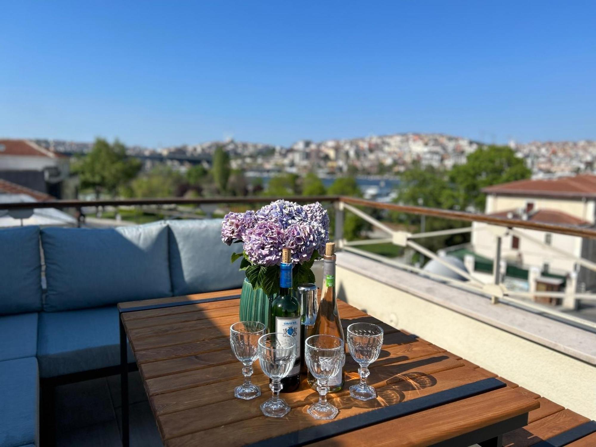 Waterfront Apartment By The Tram - Terrace With Dome & Golden Horn View In Fatih Istanbul Bagian luar foto