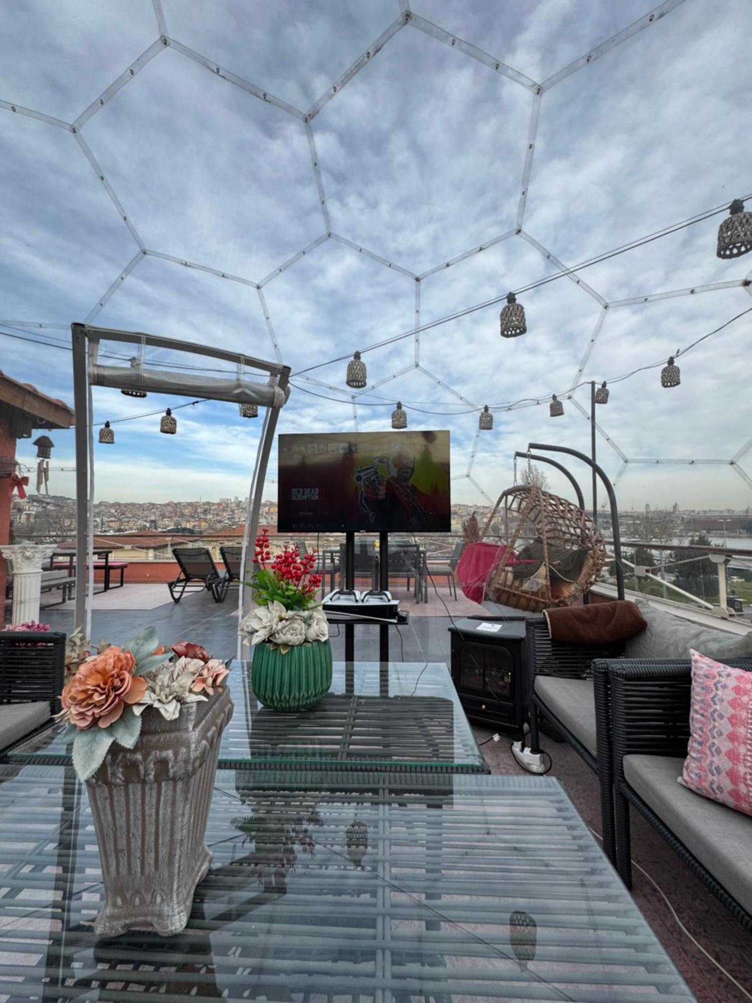 Waterfront Apartment By The Tram - Terrace With Dome & Golden Horn View In Fatih Istanbul Bagian luar foto
